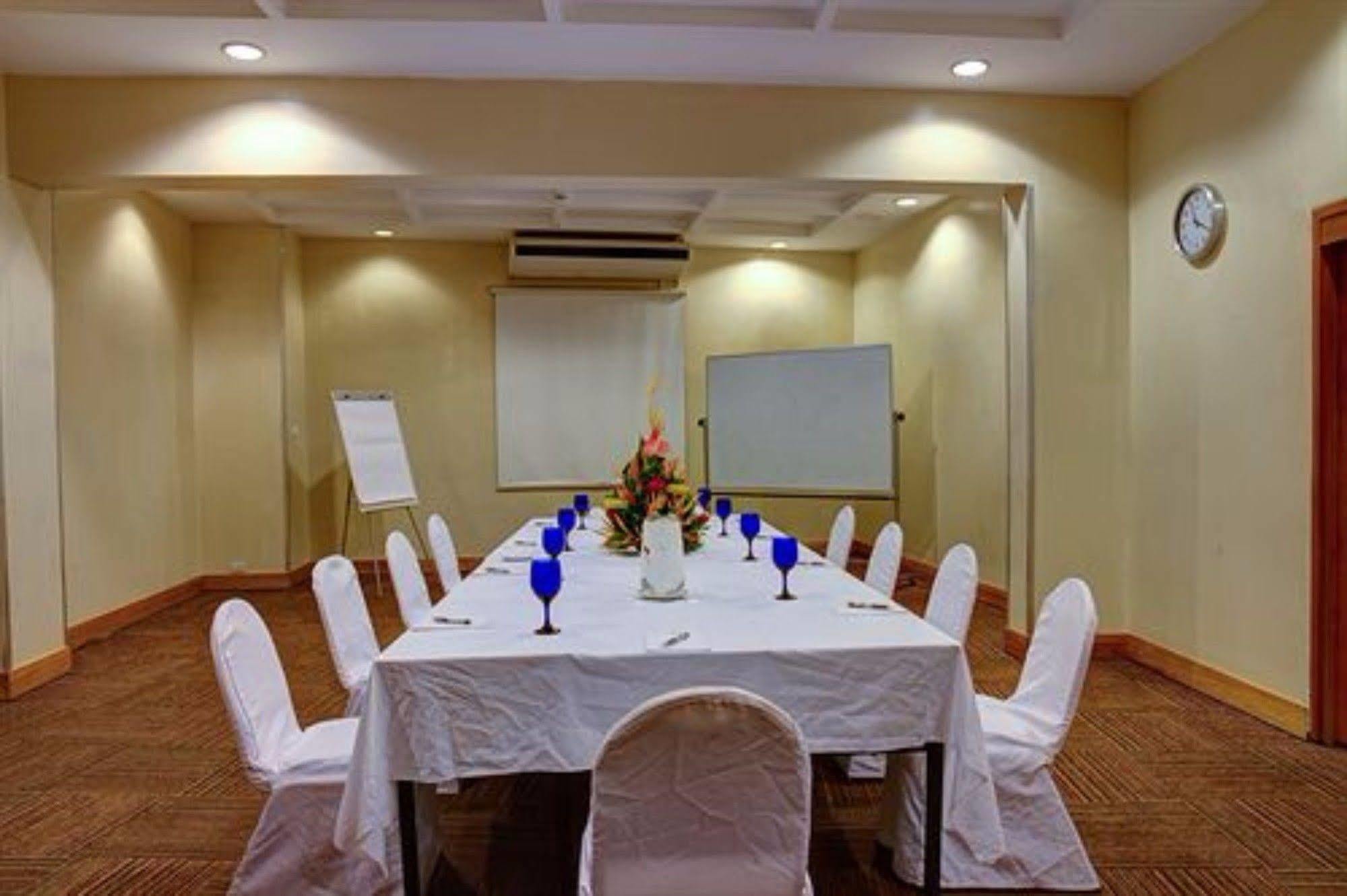 Tanoa Plaza Hotel Сува Екстериор снимка